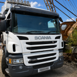 L001 - Scania P320 6x2 Flatbed Rigid Truck l001 front left